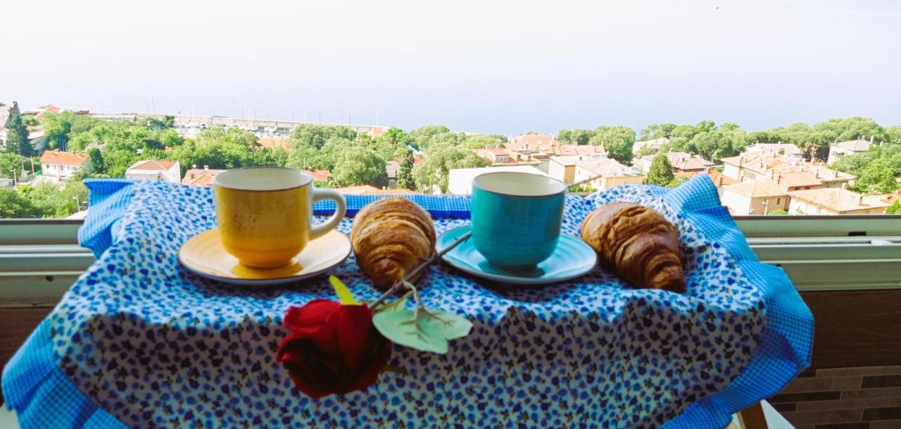 Apartment With View In غييكا المظهر الخارجي الصورة